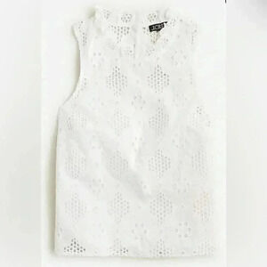 NWT J.Crew Tall Scalloped Crop Top In Eyelet
White Eyelet Cropped Top Size 2X